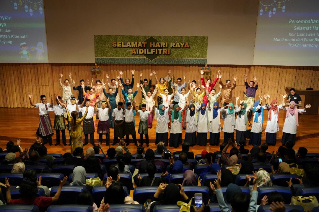 Tzu Chi KL & Selangor hosted a heartwarming Eid al-Fitr celebration for its Muslim care recipient families on April 20 at the KL Tzu-Chi Jing Si Hall. [Photo by Lim Char Boo]