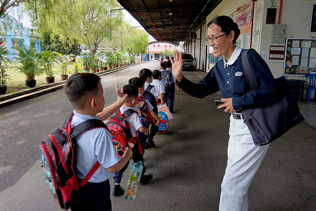 志工林宣佑深知“教育不能等” ，积极推动课辅班计划。【摄影：杨春燕】