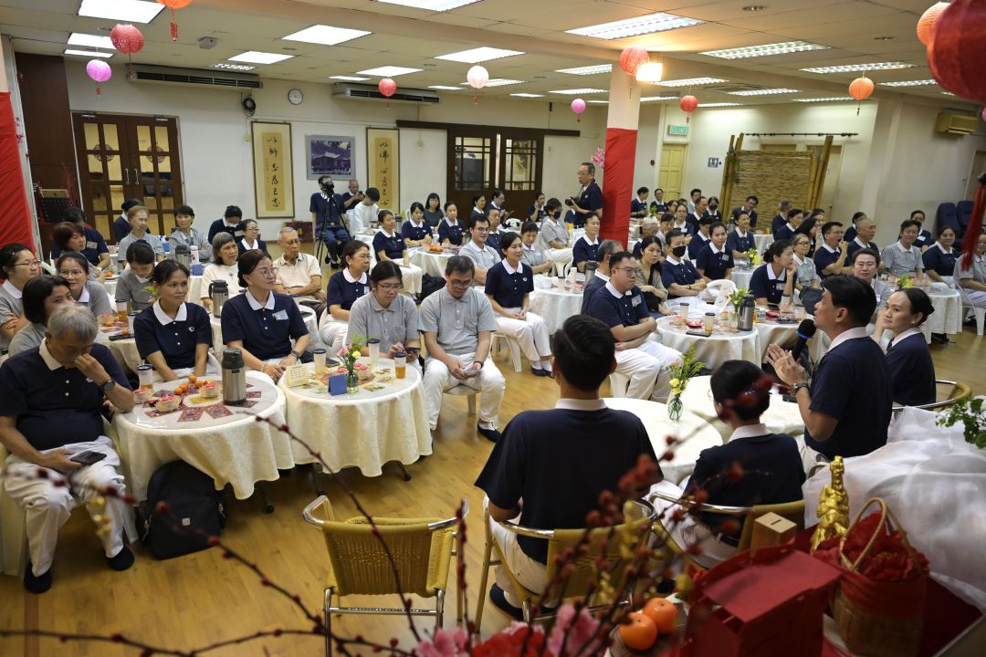 “浴佛当年情”环节中，志工回顾早期户外浴佛，展现“心宽念纯、勇于承担” ，成就一次又一次的不可能。【摄影：李国强】